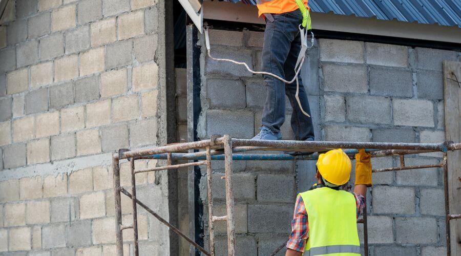 Expert Emergency Roof Repairs services in Laingsburg, MI